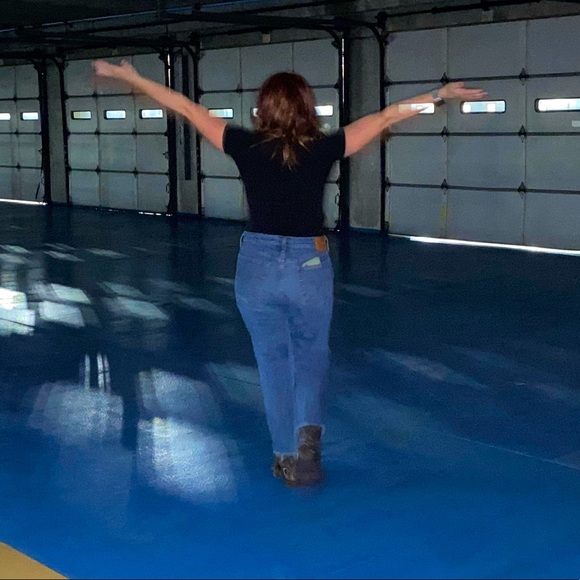 Meet your Posher, Heather - Picture 1 of 1